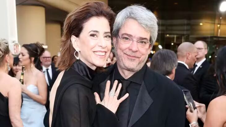 Diretor Andrucha Waddington emocionou o público em premiação de Fernanda Torres