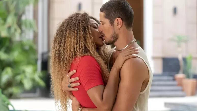 Sol (Sheron Menezzes) e Lui Lorenzo (José Loreto), protagonistas de "Vai na Fé"