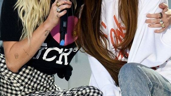 Miley Cyrus e Ariana Grande