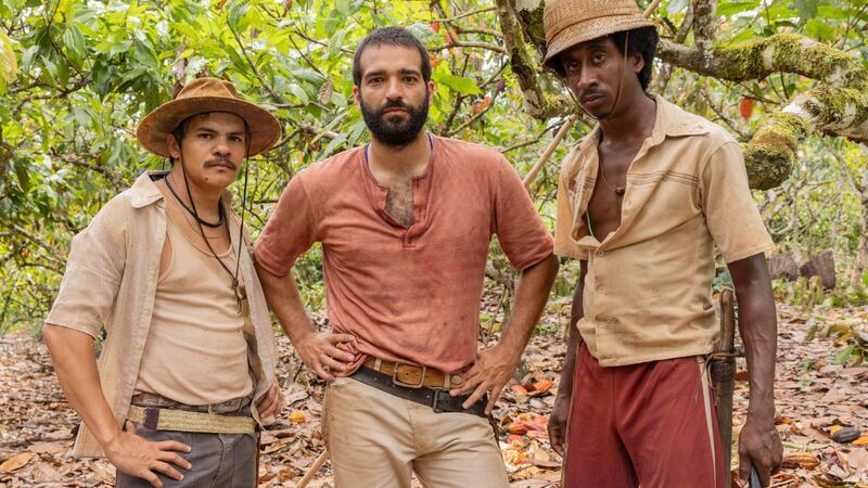 Remake de Renascer: Deocleciano (Adanilo), José Inocêncio (Humberto Carrão) e Jupará (Evaldo Macarrão) na primeira fase da novela