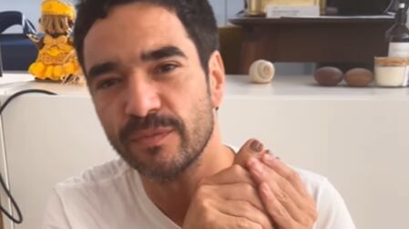 Caio Blat fez massagem nos pés de Preta Gil ao visitar sua casa em São Paulo