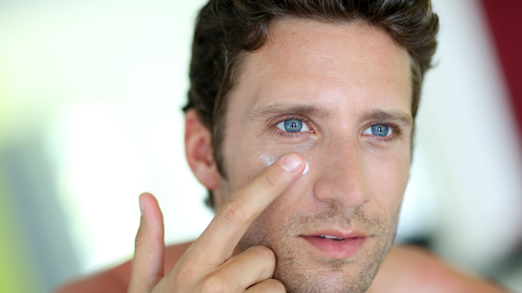 Aprovecha las innovaciones en los productos de cuidado de la piel en varones para crear tu rutina de skincare