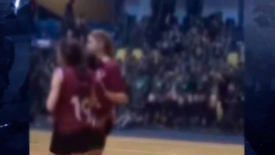 Imagens vazadas em vídeo mostram estudantes ao fundo exibindo órgão sexual