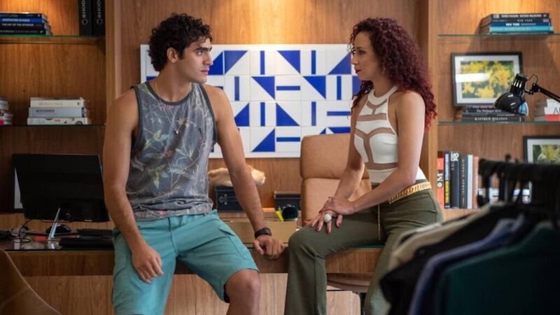 Em "Todas as Flores", Javé (Jhona Burjack) e Mauritânia (Thalita Carauta)