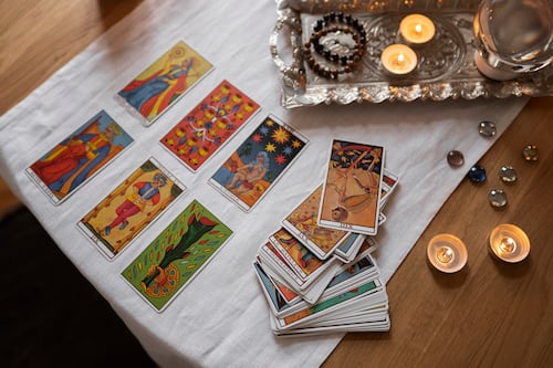 As revelações do tarot desta quarta-feira (3) para os signos de Leão, Virgem, Libra e Escorpião