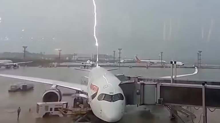 Voo registrou atraso após incidente, mas ninguém ficou ferido.