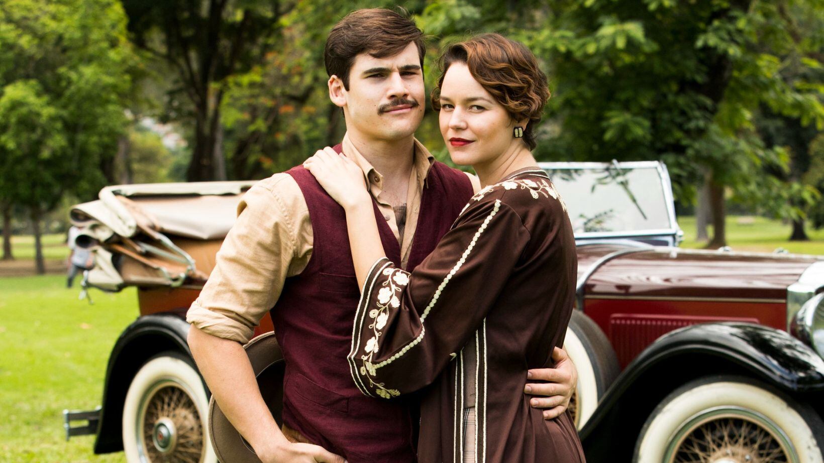 Nicolas Prattes e Joana de Verona interpretaram os primos apaixonados Alfredo e Adelaide na novela Éramos Seis