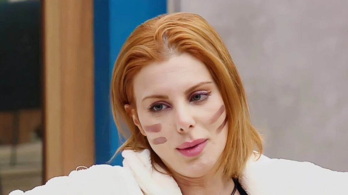 Deborah Albuquerque afirma que joga sozinha e quer deixar o grupo B de "A Fazenda 14"