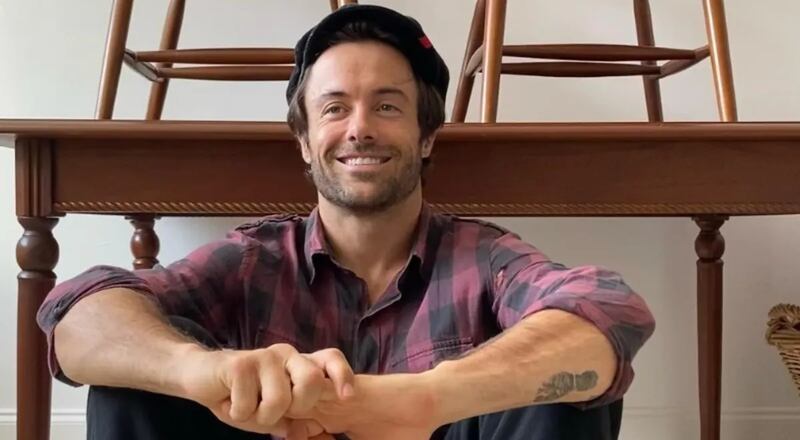 Tratamento de politraumatismo foi crucial para o ator Kayky Brito