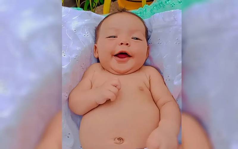 Bebê de 2 meses morre após receber colírio para glaucoma ao invés de  remédio para enjoo; família fala em erro de farmácia – Metro World News  Brasil