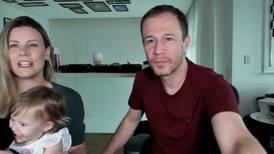 ‘Sessão fofura’: Filha de Tiago Leifert se diverte dançando em vídeo